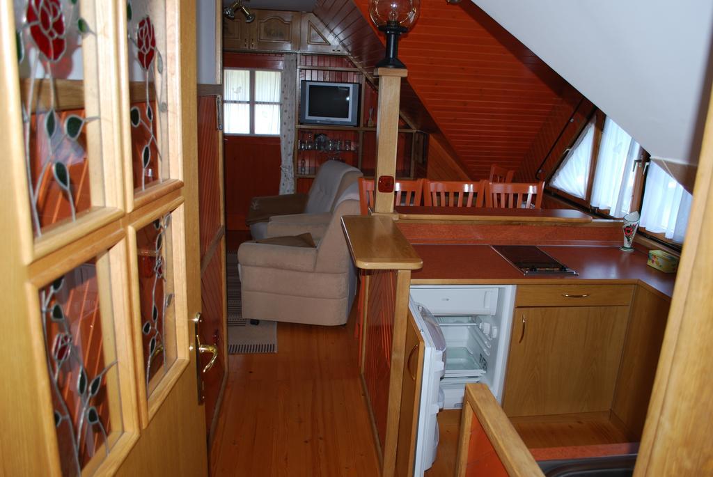 Apartma Mihovc Kamnik Quarto foto