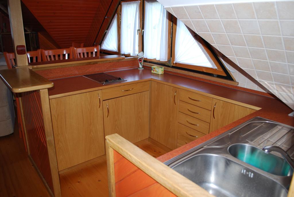 Apartma Mihovc Kamnik Quarto foto